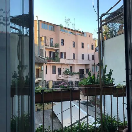 Beautiful Flat In Trastevere Rome